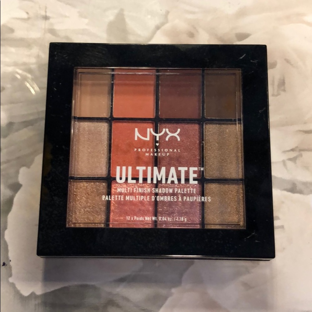 NYX eyeshadow pallet